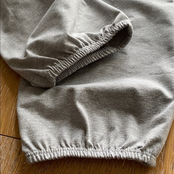 NWT! VUORI Granite Performance Jogger (M) Light Heathered Grey - Picture 9 of 12